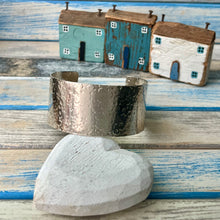 Load image into Gallery viewer, STAR STAR STAR - Cuff Bracelet