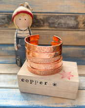 Load image into Gallery viewer, Chunky Copper Cuff