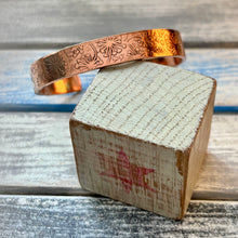 Load image into Gallery viewer, Chunky Copper Cuff